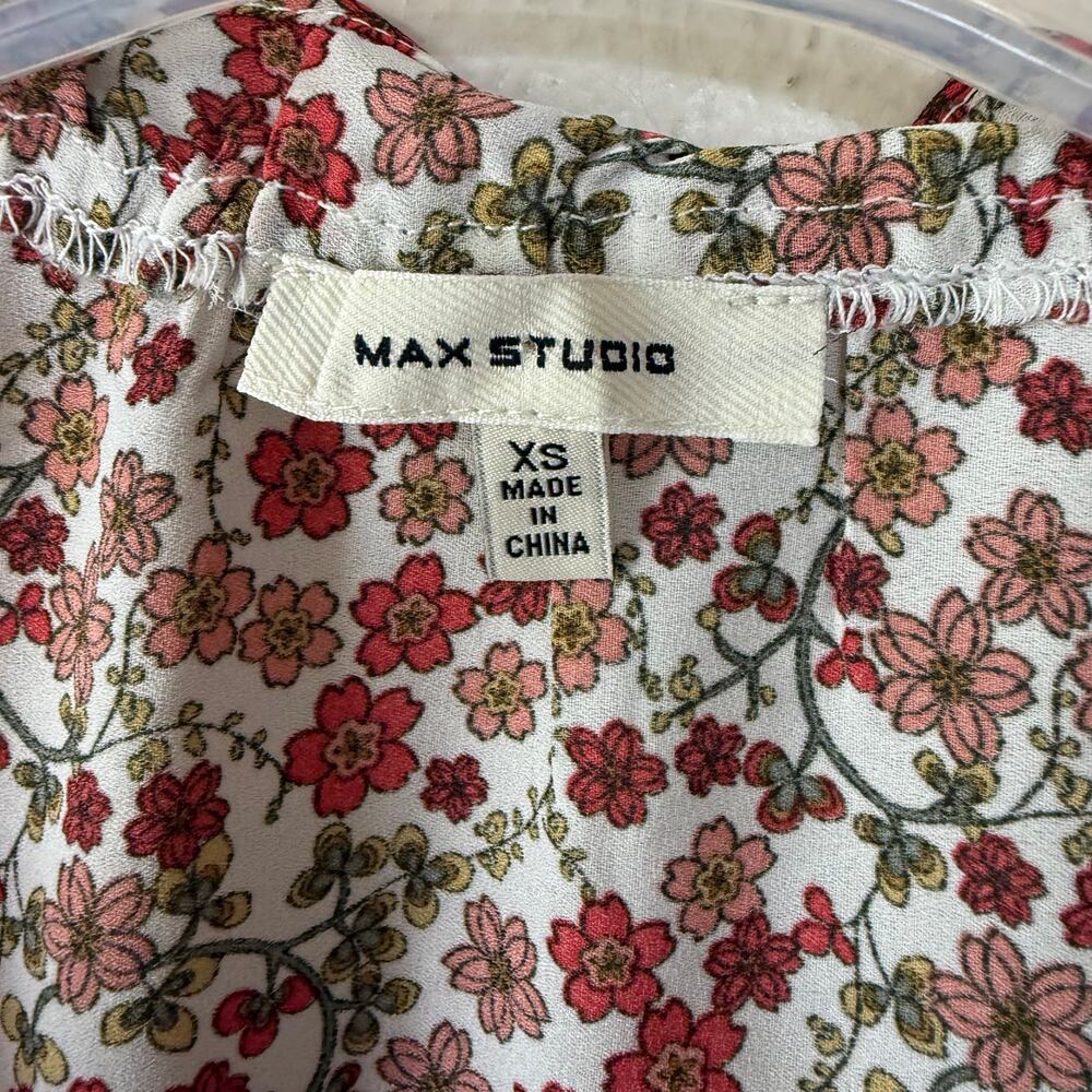 Max Studio blouse ditsy floral print and ruffled flutter sleeves Size XS - Picture 3 of 10